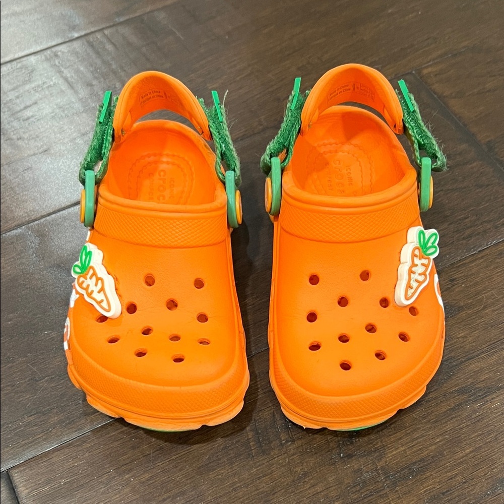 CROCS Carrots kids size 9 - Picture 1 of 11